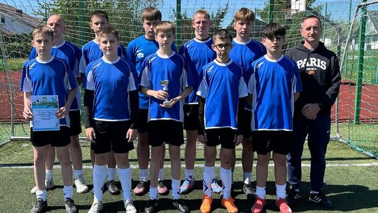 Gm. Wierzbica. Powiatowe Igrzyska Młodzieży Szkolnej w Piłce Nożnej Dziewcząt i Chłopców [GALERIA ZDJĘĆ]