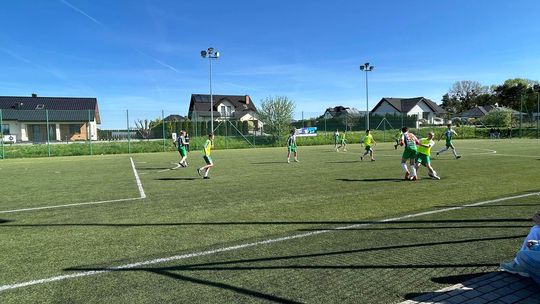 Gm. Wierzbica. Powiatowe Igrzyska Młodzieży Szkolnej w Piłce Nożnej Dziewcząt i Chłopców [GALERIA ZDJĘĆ]