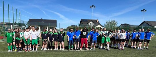 Gm. Wierzbica. Powiatowe Igrzyska Młodzieży Szkolnej w Piłce Nożnej Dziewcząt i Chłopców [GALERIA ZDJĘĆ]