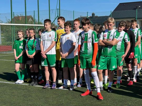 Gm. Wierzbica. Powiatowe Igrzyska Młodzieży Szkolnej w Piłce Nożnej Dziewcząt i Chłopców [GALERIA ZDJĘĆ]