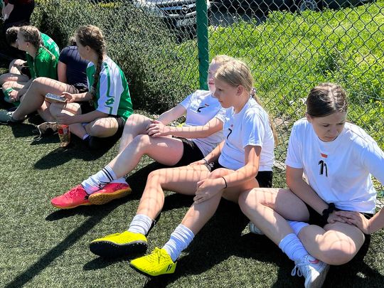 Gm. Wierzbica. Powiatowe Igrzyska Młodzieży Szkolnej w Piłce Nożnej Dziewcząt i Chłopców [GALERIA ZDJĘĆ]