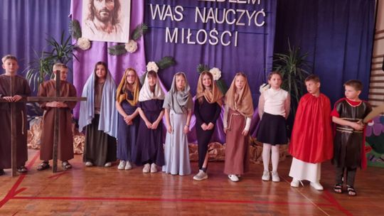 Szkolne Koło Caritas ze Szkoły Podstawowej Nr 3 w Chełmie obchodziło Dni Dobra [GALERIA ZDJĘĆ]