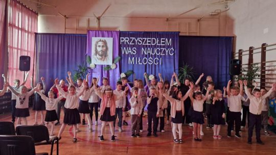 Szkolne Koło Caritas ze Szkoły Podstawowej Nr 3 w Chełmie obchodziło Dni Dobra [GALERIA ZDJĘĆ]