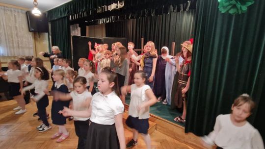 Szkolne Koło Caritas ze Szkoły Podstawowej Nr 3 w Chełmie obchodziło Dni Dobra [GALERIA ZDJĘĆ]