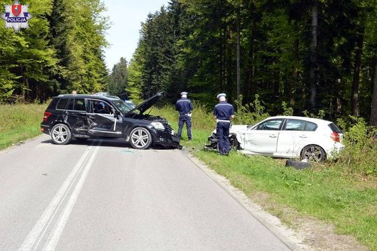 5 tys. mandatu dla kierowcy, który spowodował kolizję z udziałem 3 pojazdów [ZDJĘCIA]