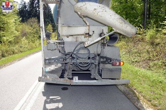 5 tys. mandatu dla kierowcy, który spowodował kolizję z udziałem 3 pojazdów [ZDJĘCIA]