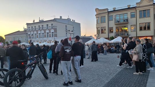 Wiec wyborczy Grzegorza Brauna w Chełmie na pl. Łuczkowskiego [GALERIA ZDJĘĆ]