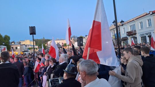 Wiec wyborczy Grzegorza Brauna w Chełmie na pl. Łuczkowskiego [GALERIA ZDJĘĆ]