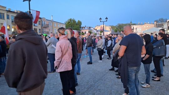 Wiec wyborczy Grzegorza Brauna w Chełmie na pl. Łuczkowskiego [GALERIA ZDJĘĆ]