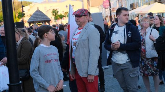 Wiec wyborczy Grzegorza Brauna w Chełmie na pl. Łuczkowskiego [GALERIA ZDJĘĆ]