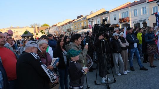 Wiec wyborczy Grzegorza Brauna w Chełmie na pl. Łuczkowskiego [GALERIA ZDJĘĆ]