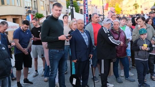 Wiec wyborczy Grzegorza Brauna w Chełmie na pl. Łuczkowskiego [GALERIA ZDJĘĆ]