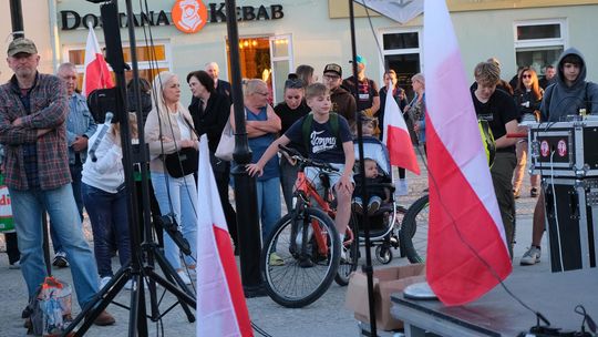 Wiec wyborczy Grzegorza Brauna w Chełmie na pl. Łuczkowskiego [GALERIA ZDJĘĆ]