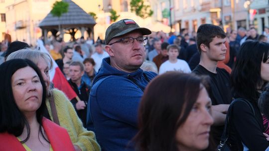 Wiec wyborczy Grzegorza Brauna w Chełmie na pl. Łuczkowskiego [GALERIA ZDJĘĆ]