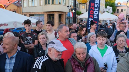 Wiec wyborczy Grzegorza Brauna w Chełmie na pl. Łuczkowskiego [GALERIA ZDJĘĆ]