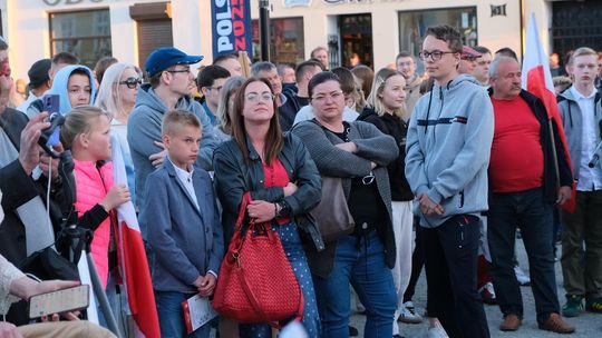 Wiec wyborczy Grzegorza Brauna w Chełmie na pl. Łuczkowskiego [GALERIA ZDJĘĆ]