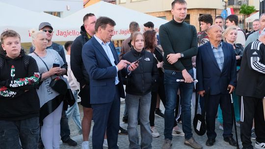 Wiec wyborczy Grzegorza Brauna w Chełmie na pl. Łuczkowskiego [GALERIA ZDJĘĆ]