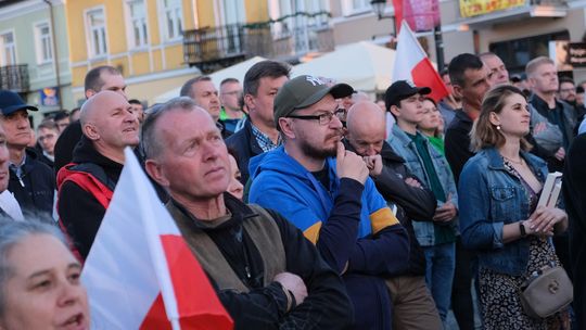 Wiec wyborczy Grzegorza Brauna w Chełmie na pl. Łuczkowskiego [GALERIA ZDJĘĆ]