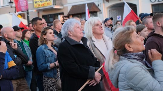 Wiec wyborczy Grzegorza Brauna w Chełmie na pl. Łuczkowskiego [GALERIA ZDJĘĆ]