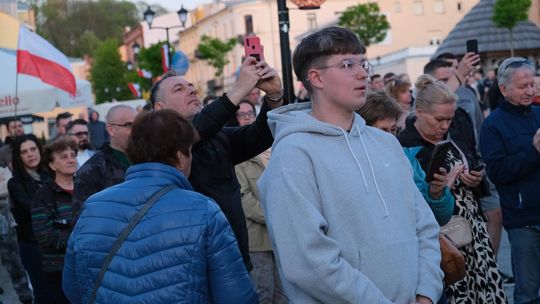 Wiec wyborczy Grzegorza Brauna w Chełmie na pl. Łuczkowskiego [GALERIA ZDJĘĆ]