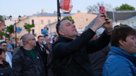 Wiec wyborczy Grzegorza Brauna w Chełmie na pl. Łuczkowskiego [GALERIA ZDJĘĆ]