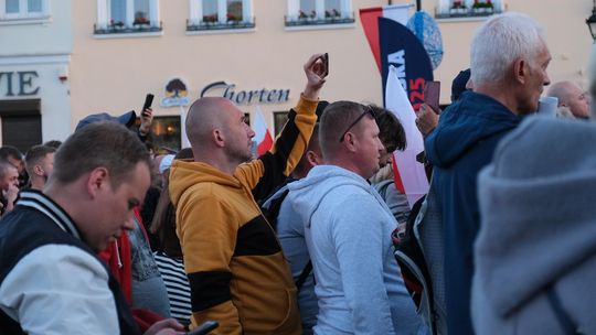 Wiec wyborczy Grzegorza Brauna w Chełmie na pl. Łuczkowskiego [GALERIA ZDJĘĆ]