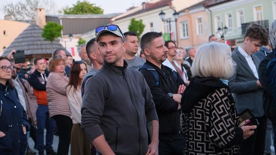 Wiec wyborczy Grzegorza Brauna w Chełmie na pl. Łuczkowskiego [GALERIA ZDJĘĆ]