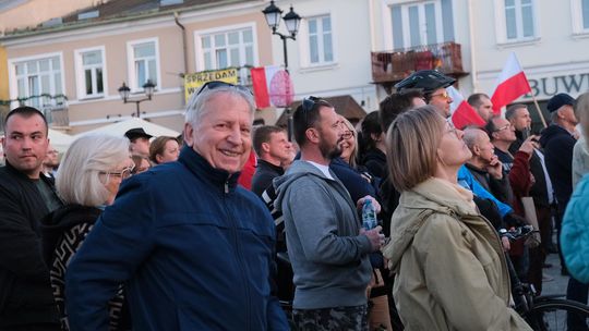 Wiec wyborczy Grzegorza Brauna w Chełmie na pl. Łuczkowskiego [GALERIA ZDJĘĆ]