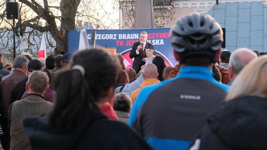 Wiec wyborczy Grzegorza Brauna w Chełmie na pl. Łuczkowskiego [GALERIA ZDJĘĆ]
