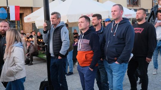 Wiec wyborczy Grzegorza Brauna w Chełmie na pl. Łuczkowskiego [GALERIA ZDJĘĆ]