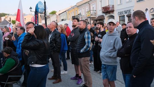 Wiec wyborczy Grzegorza Brauna w Chełmie na pl. Łuczkowskiego [GALERIA ZDJĘĆ]