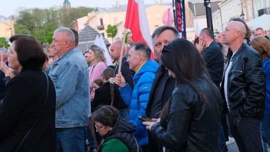 Wiec wyborczy Grzegorza Brauna w Chełmie na pl. Łuczkowskiego [GALERIA ZDJĘĆ]