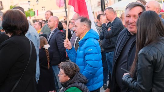 Wiec wyborczy Grzegorza Brauna w Chełmie na pl. Łuczkowskiego [GALERIA ZDJĘĆ]