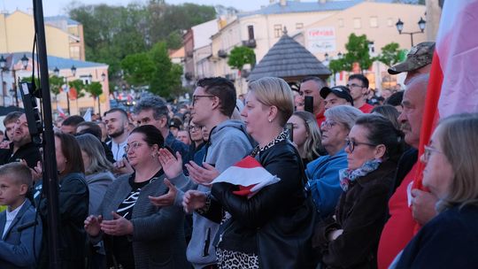 Wiec wyborczy Grzegorza Brauna w Chełmie na pl. Łuczkowskiego [GALERIA ZDJĘĆ]