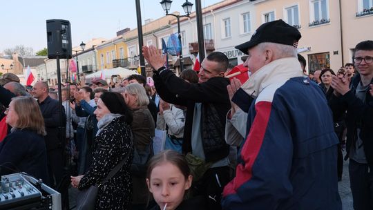 Wiec wyborczy Grzegorza Brauna w Chełmie na pl. Łuczkowskiego [GALERIA ZDJĘĆ]