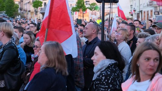 Wiec wyborczy Grzegorza Brauna w Chełmie na pl. Łuczkowskiego [GALERIA ZDJĘĆ]