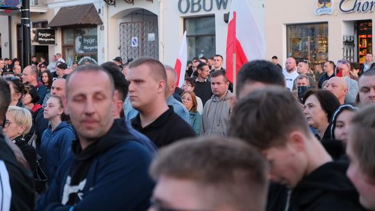 Wiec wyborczy Grzegorza Brauna w Chełmie na pl. Łuczkowskiego [GALERIA ZDJĘĆ]