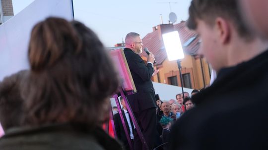 Wiec wyborczy Grzegorza Brauna w Chełmie na pl. Łuczkowskiego [GALERIA ZDJĘĆ]