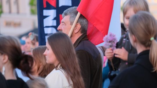 Wiec wyborczy Grzegorza Brauna w Chełmie na pl. Łuczkowskiego [GALERIA ZDJĘĆ]