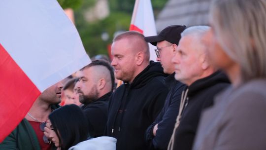 Wiec wyborczy Grzegorza Brauna w Chełmie na pl. Łuczkowskiego [GALERIA ZDJĘĆ]