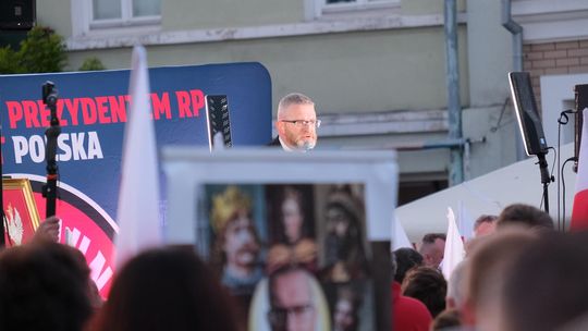 Wiec wyborczy Grzegorza Brauna w Chełmie na pl. Łuczkowskiego [GALERIA ZDJĘĆ]