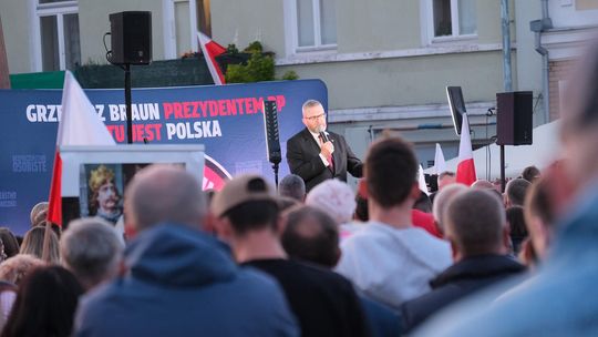Wiec wyborczy Grzegorza Brauna w Chełmie na pl. Łuczkowskiego [GALERIA ZDJĘĆ]