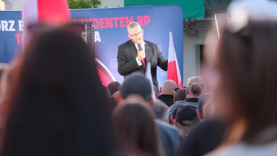 Wiec wyborczy Grzegorza Brauna w Chełmie na pl. Łuczkowskiego [GALERIA ZDJĘĆ]