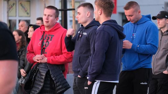 Wiec wyborczy Grzegorza Brauna w Chełmie na pl. Łuczkowskiego [GALERIA ZDJĘĆ]