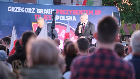 Wiec wyborczy Grzegorza Brauna w Chełmie na pl. Łuczkowskiego [GALERIA ZDJĘĆ]
