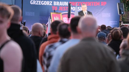 Wiec wyborczy Grzegorza Brauna w Chełmie na pl. Łuczkowskiego [GALERIA ZDJĘĆ]