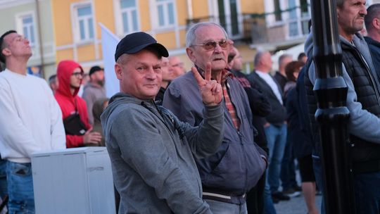 Wiec wyborczy Grzegorza Brauna w Chełmie na pl. Łuczkowskiego [GALERIA ZDJĘĆ]