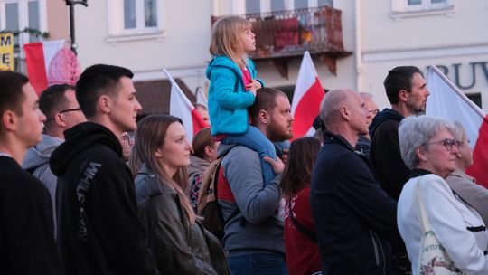 Wiec wyborczy Grzegorza Brauna w Chełmie na pl. Łuczkowskiego [GALERIA ZDJĘĆ]