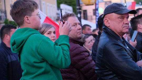 Wiec wyborczy Grzegorza Brauna w Chełmie na pl. Łuczkowskiego [GALERIA ZDJĘĆ]