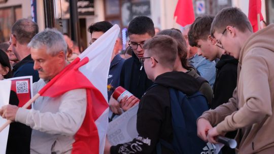 Wiec wyborczy Grzegorza Brauna w Chełmie na pl. Łuczkowskiego [GALERIA ZDJĘĆ]